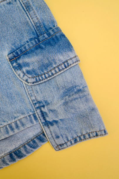 ALEXIS JEANS SHORT NA C/TAPA CARGO V25