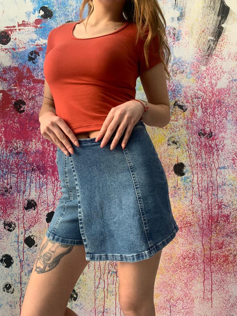 SURAH SHORT POLLERA TRIANA V25