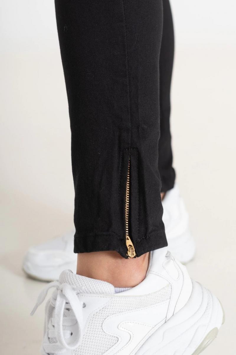 SURAH JEANS CHUPIN M CINTIA