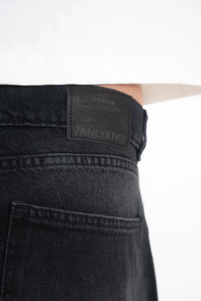 VANCOUVER JEANS MOM WADE W25