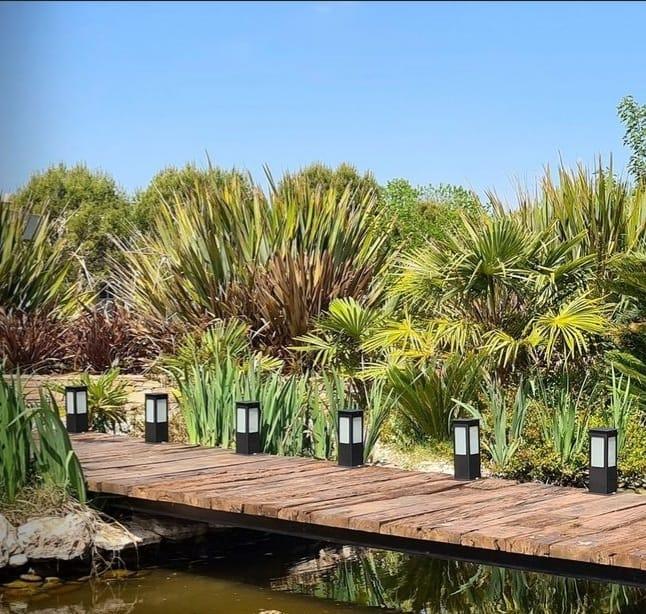 Farola Jardín Exterior Piso Deck 40 Cm Recta Apto Led