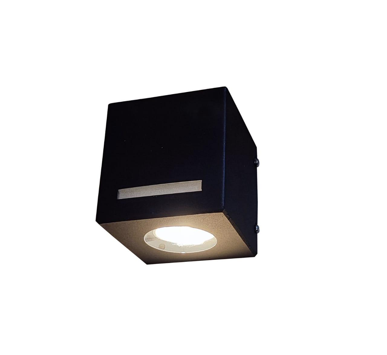 Aplique Unidireccional AP1700 Negro Dicroica LED 7W