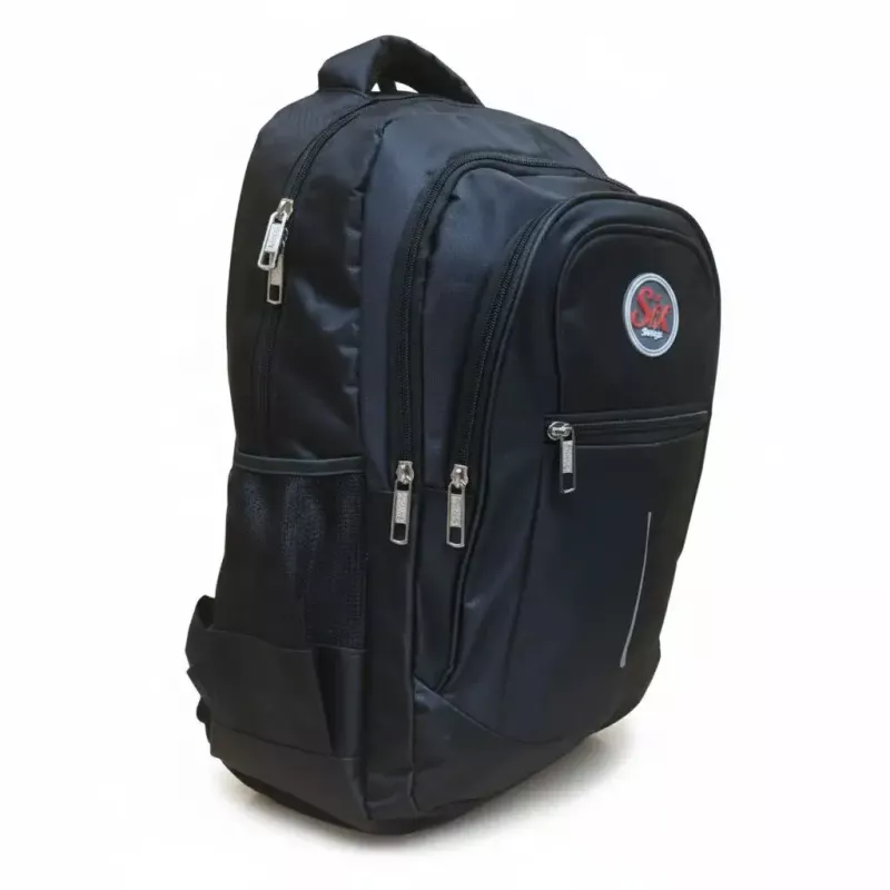 Mochila urbana con acolchado anatómico en espalda y correas regulables para peso pesado.