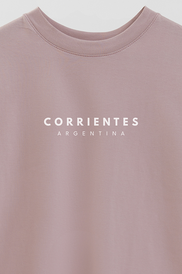 REMERA OVER ESTAMPADA ARG BD CORRIENTES