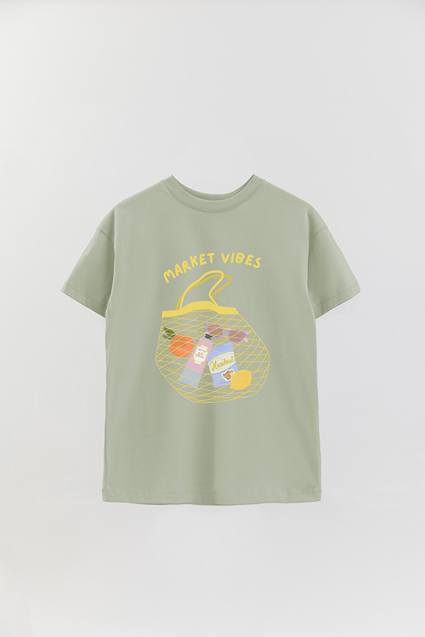 REMERA OVER ESTAMPADA MARKET VIBES