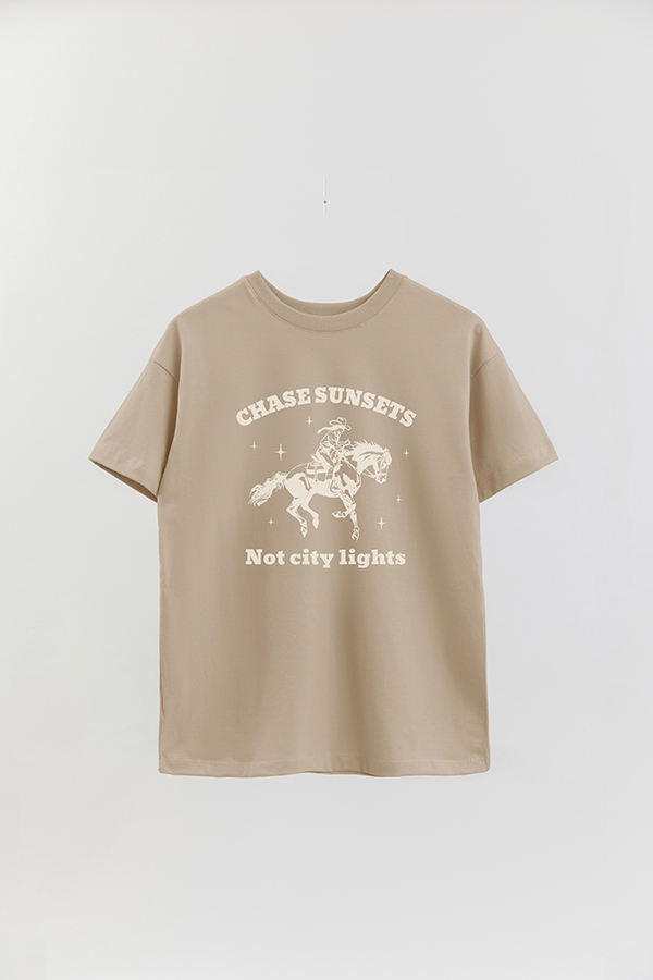 REMERA OVER ESTAMPADA COSMIC GIRL SUNSETS
