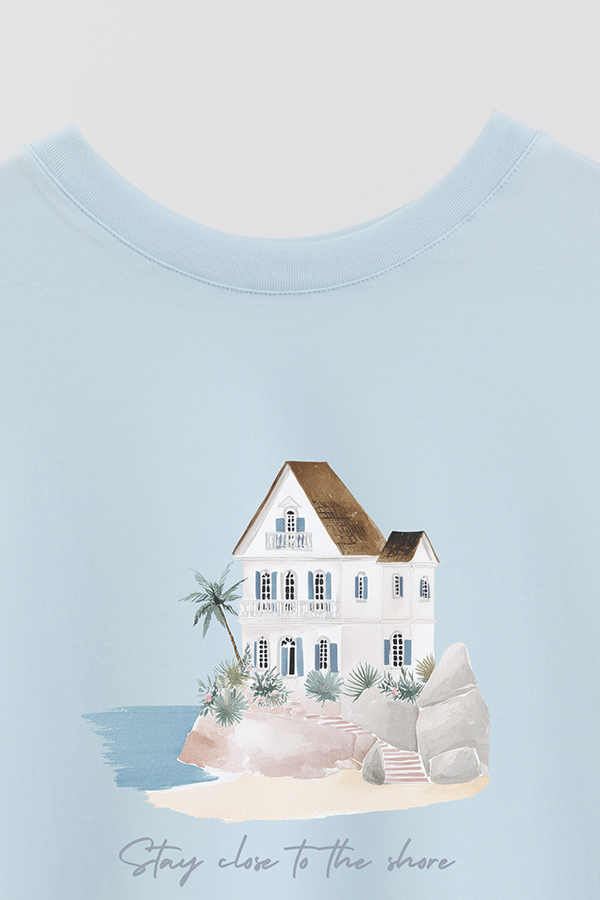 REMERA CROP ESTAMPADA COASTAL CLOSE TO THE SHORE