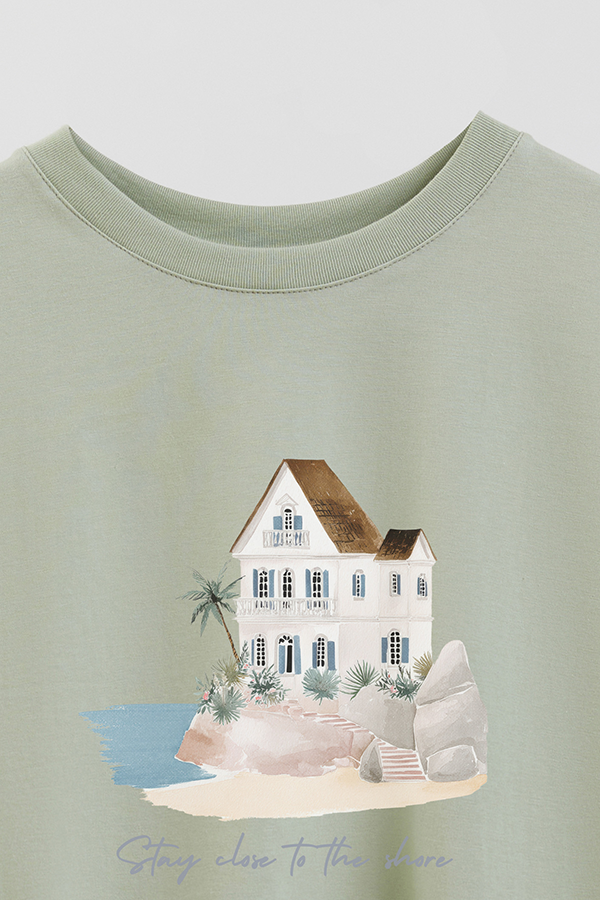 REMERA CROP ESTAMPADA COASTAL CLOSE TO THE SHORE