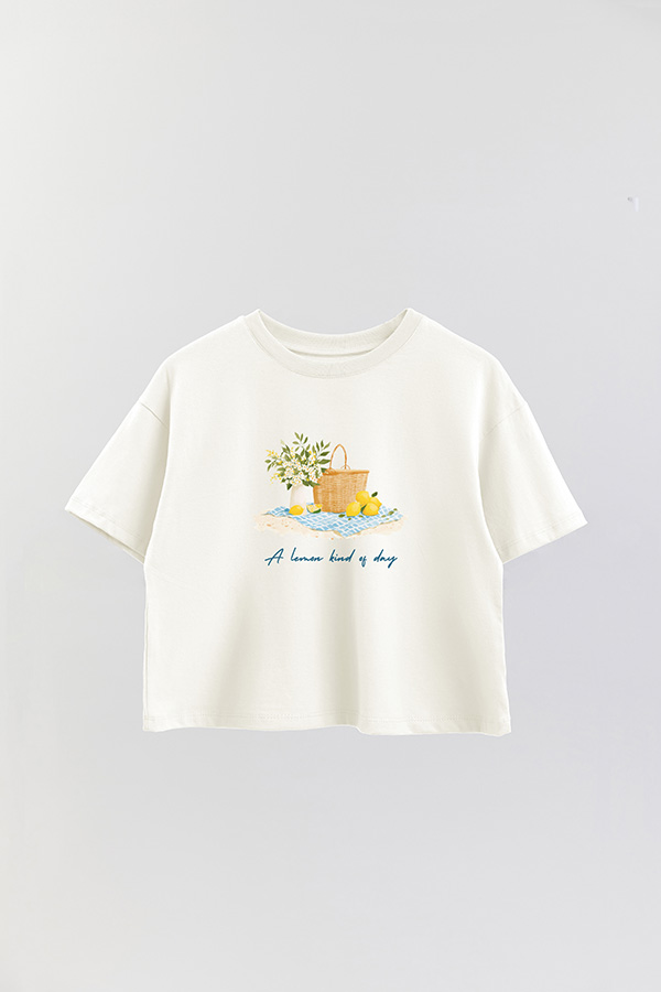 REMERA CROP ESTAMPADA COASTAL A LEMON KIND
