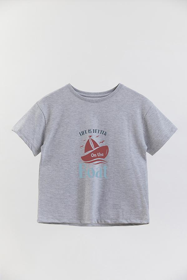 REMERA BOY OVER NT LIFE IS BETTER ON THE BOAT