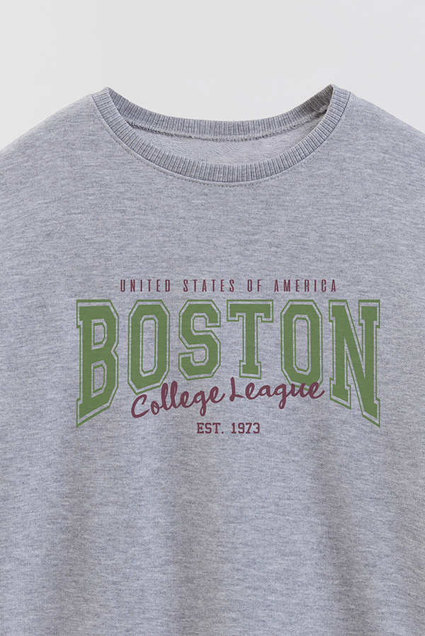 BUZO CREWNECK RUSTICO VARSITY GIRL BOSTON