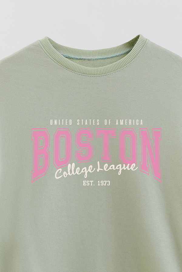 BUZO CREWNECK RUSTICO VARSITY GIRL BOSTON