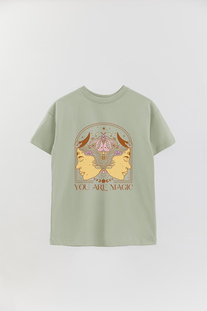 REMERA OVER ESTAMPADA MST YOU ARE MAGIC