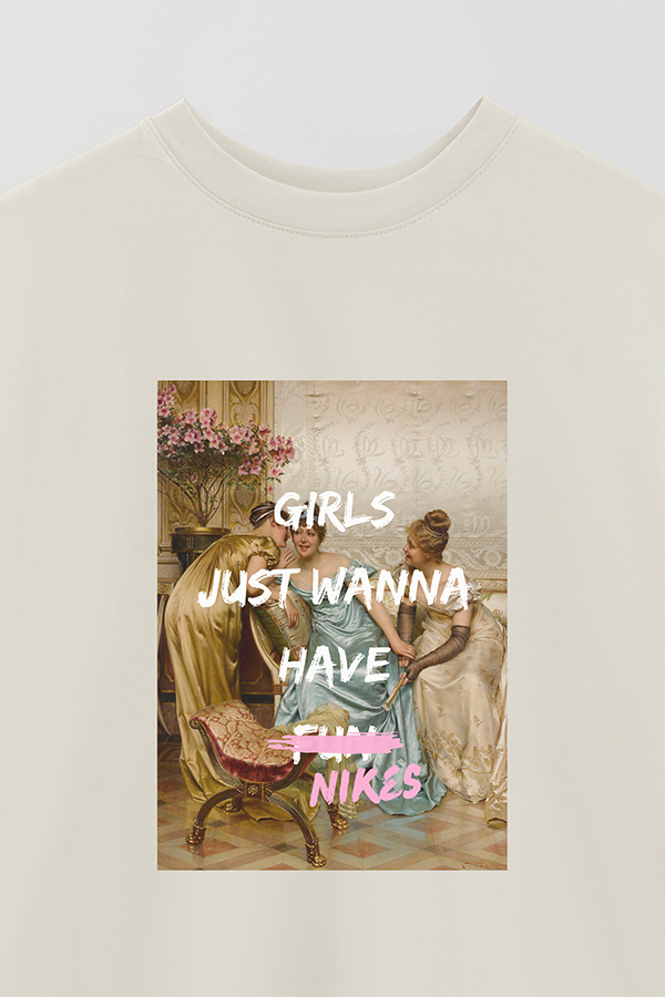 REMERA OVER ESTAMPADA ART COLLECTION 71 GIRLS JUST WANNA HAVE NIKES