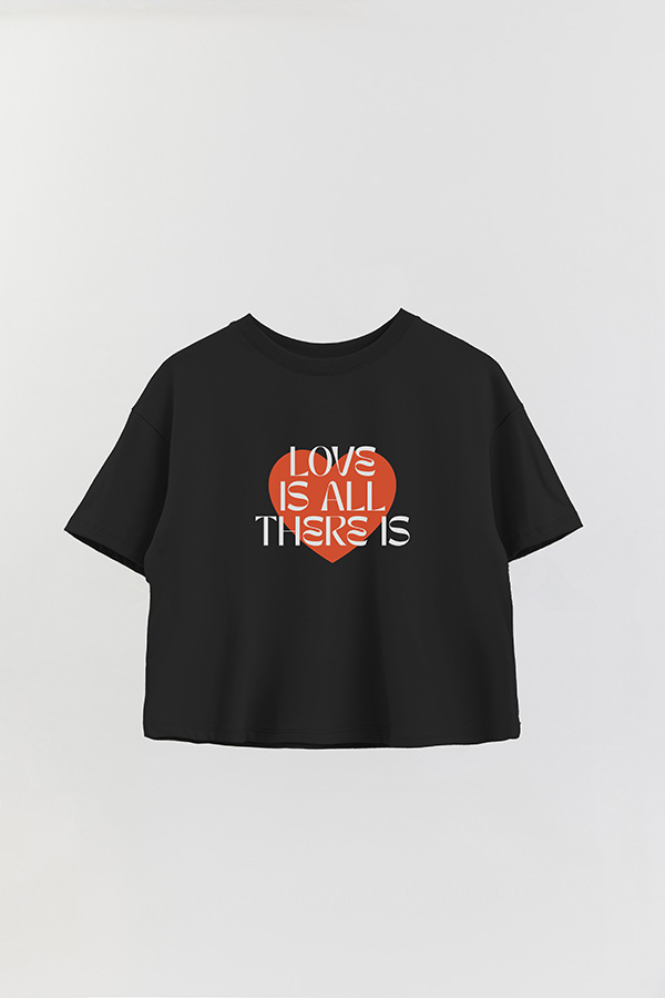 REMERA CROP ESTAMPADA LOVE IS ALL THERE IS