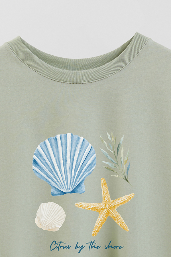 REMERA CROP ESTAMPADA COASTAL CITRUS BY THE SHORE