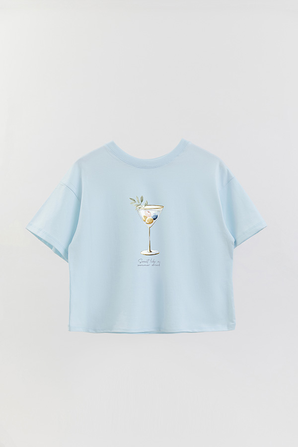 REMERA CROP ESTAMPADA COASTAL SWEET SUMMER DRINK