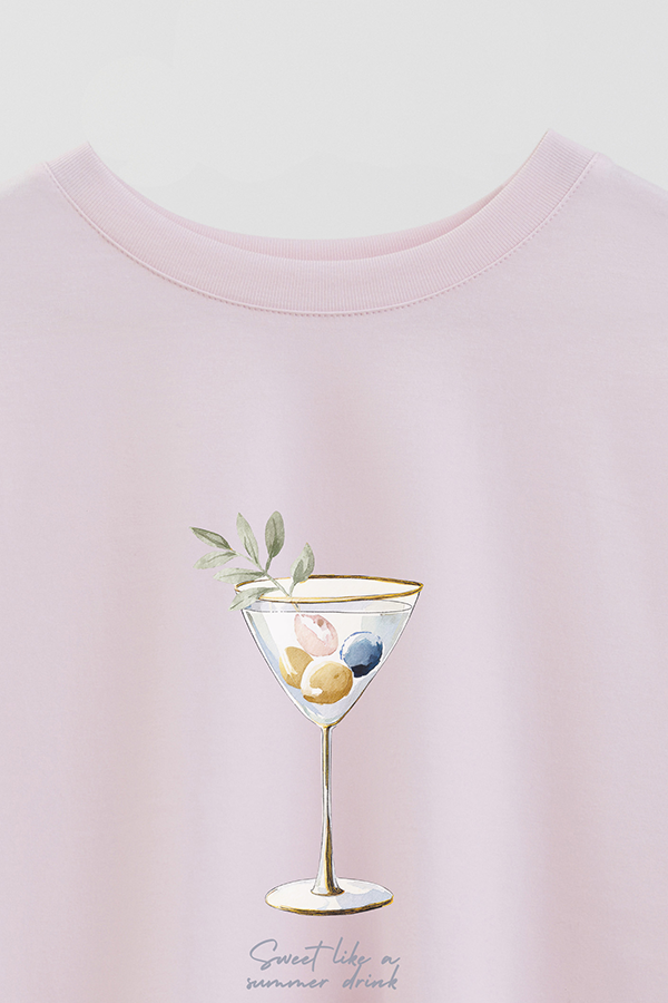 REMERA CROP ESTAMPADA COASTAL SWEET SUMMER DRINK