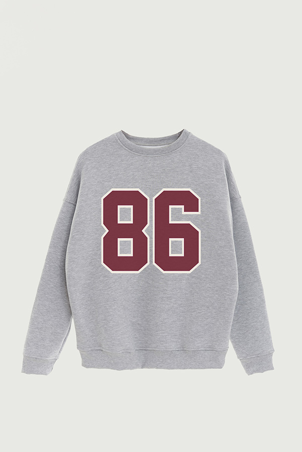 BUZO CREWNECK ESTAMPADO VARSITY 86