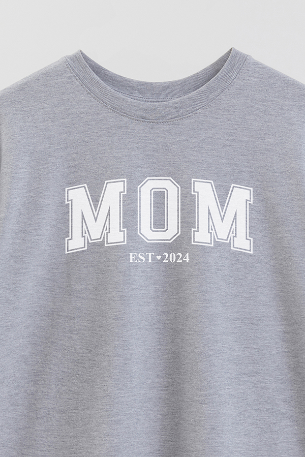 REMERA OVER ESTAMPADA DDP SCHOOL MOM