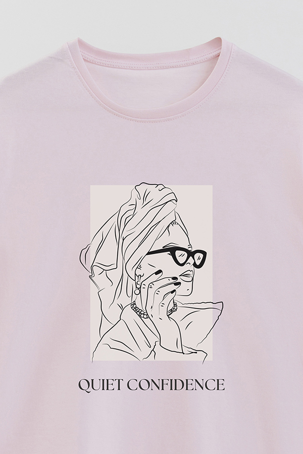 REMERA BASICA ESTAMPADA QUIET CONFIDENCE