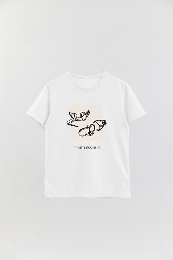 REMERA BASICA ESTAMPADA EFFORTLESS MUSE
