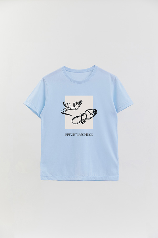 REMERA BASICA ESTAMPADA EFFORTLESS MUSE