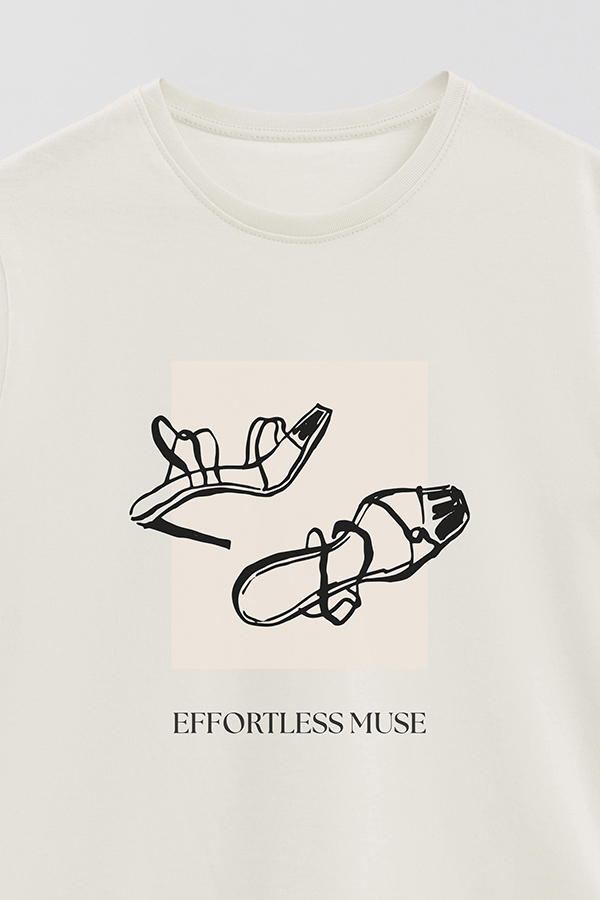 REMERA BASICA ESTAMPADA EFFORTLESS MUSE