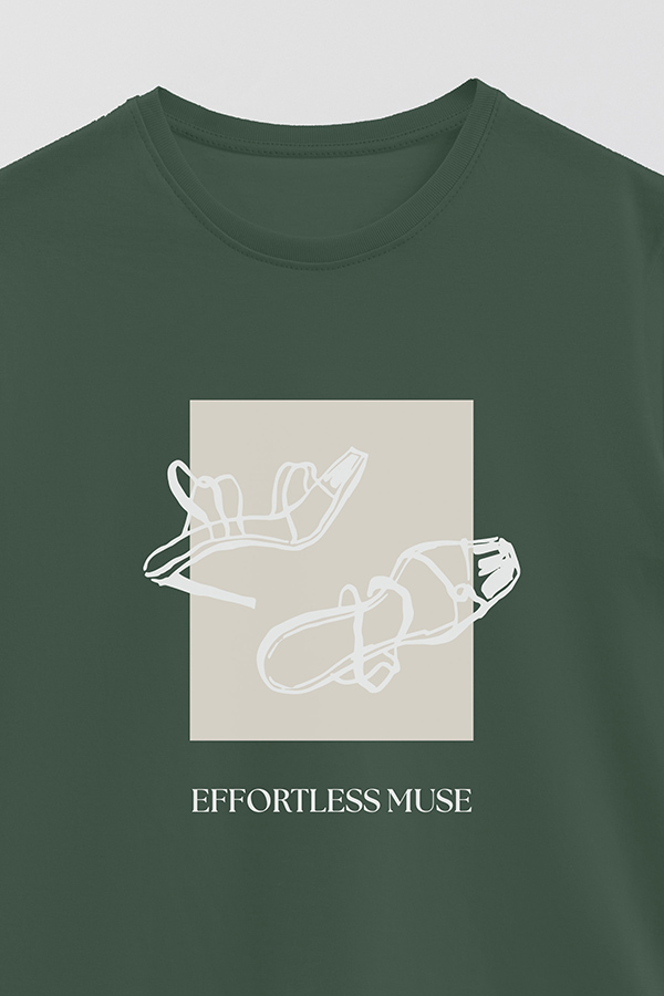 REMERA BASICA ESTAMPADA EFFORTLESS MUSE