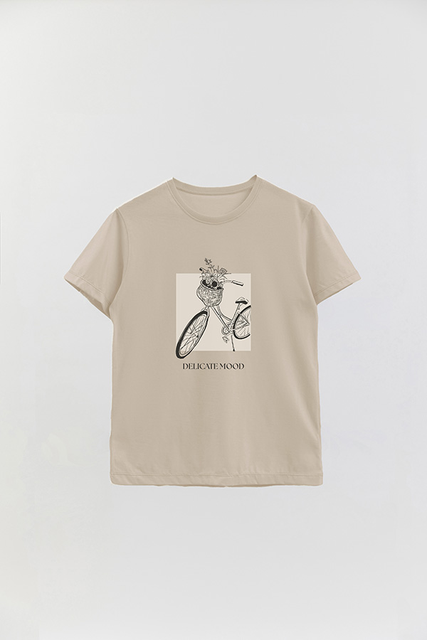 REMERA BASICA ESTAMPADA DELICATE MOOD