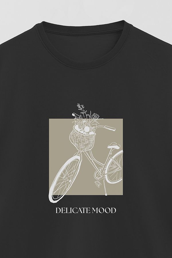 REMERA BASICA ESTAMPADA DELICATE MOOD