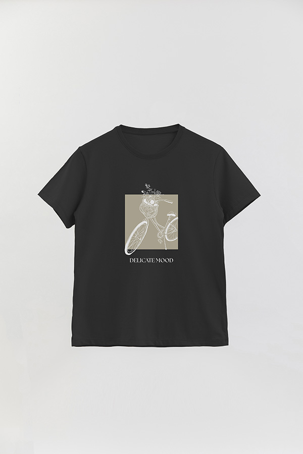 REMERA BASICA ESTAMPADA DELICATE MOOD