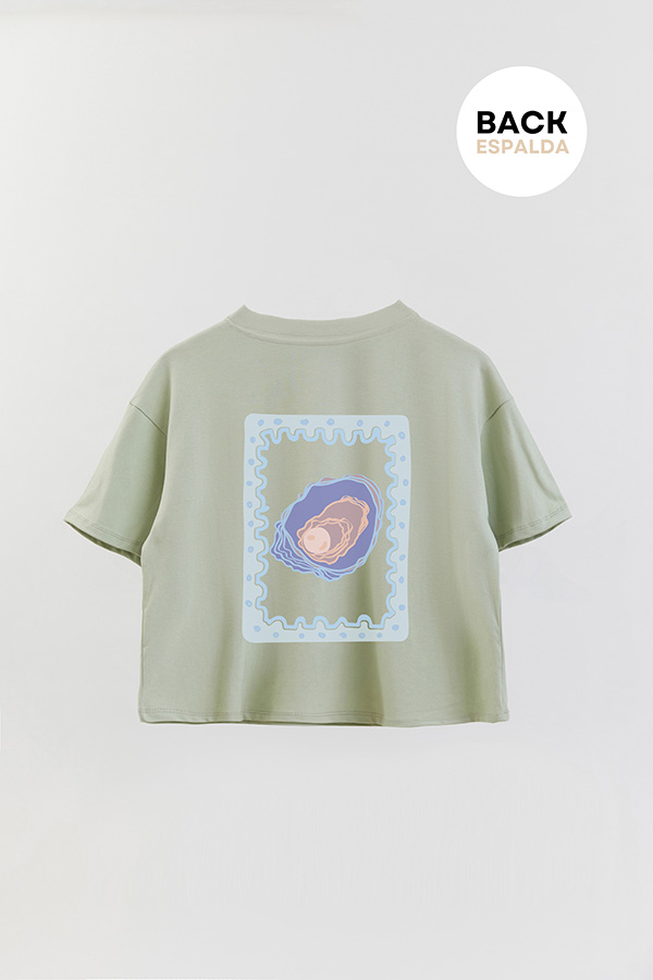 REMERA CROP FB TRAVEL STAMP 10