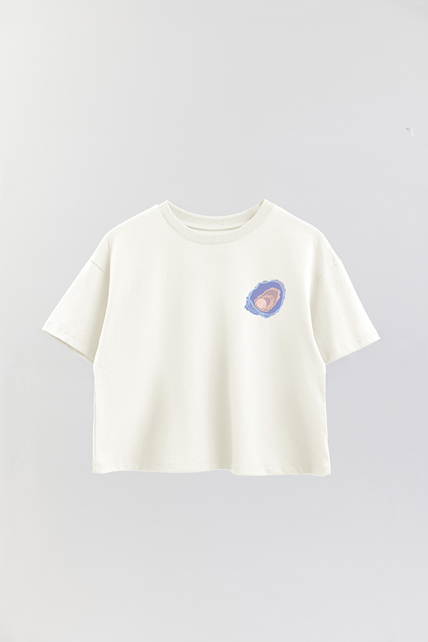 REMERA CROP FB TRAVEL STAMP 10