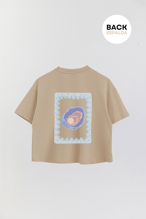 REMERA CROP FB TRAVEL STAMP 10