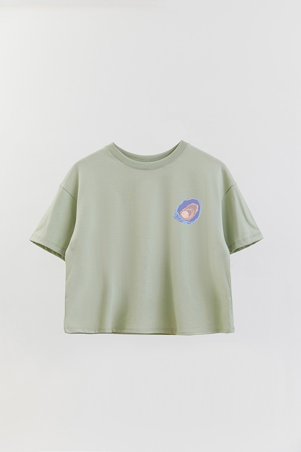 REMERA CROP FB TRAVEL STAMP 10