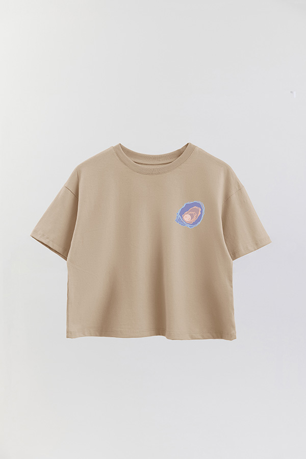 REMERA CROP FB TRAVEL STAMP 10