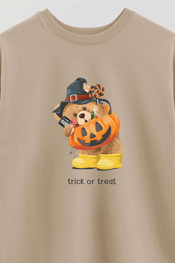REMERA OVER ESTAMPADA UNISEX TRICK OR TREAT 2