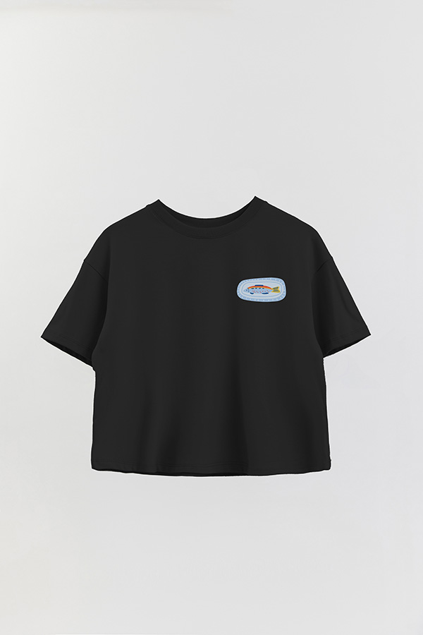 REMERA CROP FB TRAVEL STAMP 8