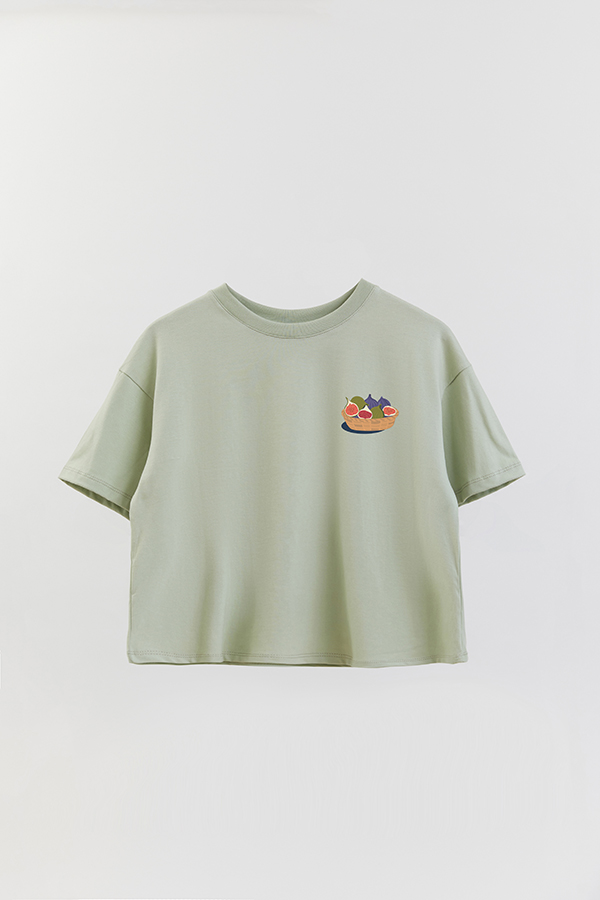REMERA CROP FB TRAVEL STAMP 4