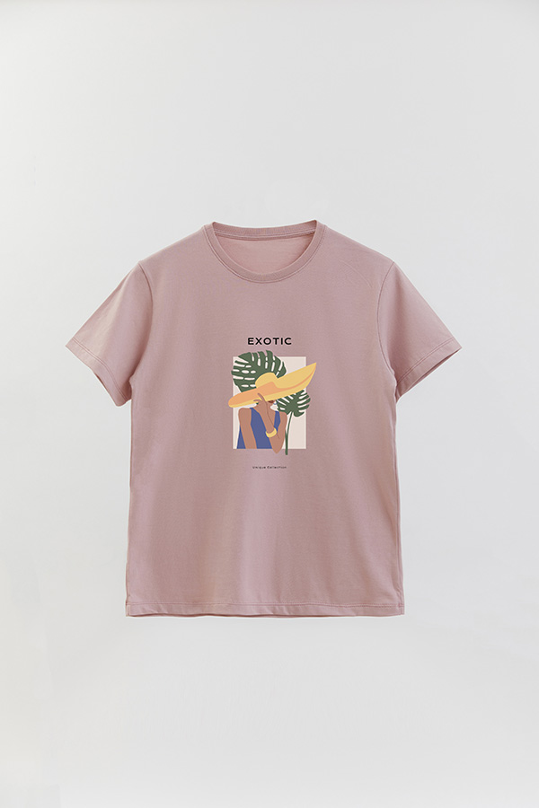 REMERA BASICA ESTAMPADA PORTRAIT 4