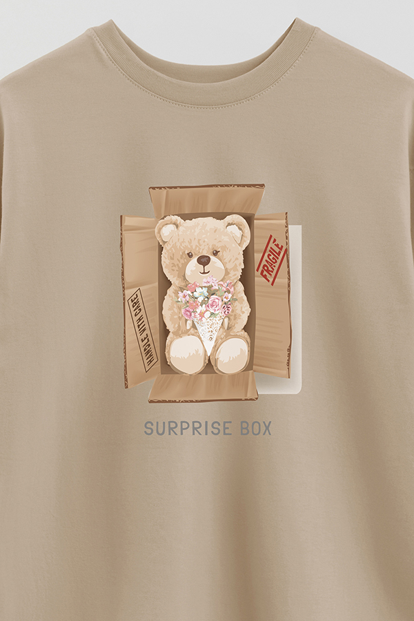 REMERA OVER ESTAMPADA UNISEX SURPRISE BOX