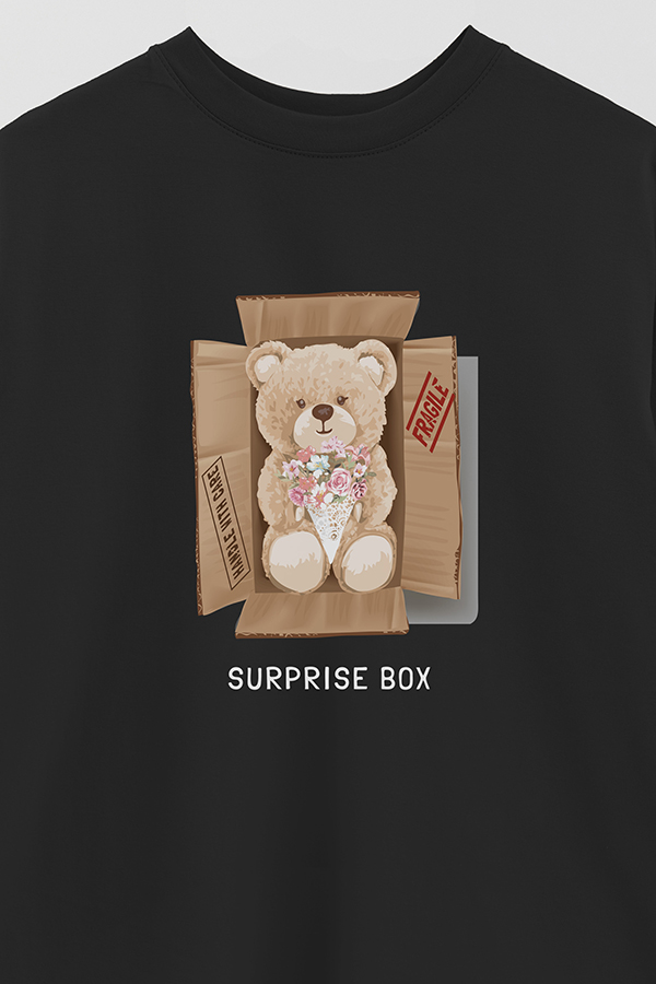 REMERA OVER ESTAMPADA UNISEX SURPRISE BOX