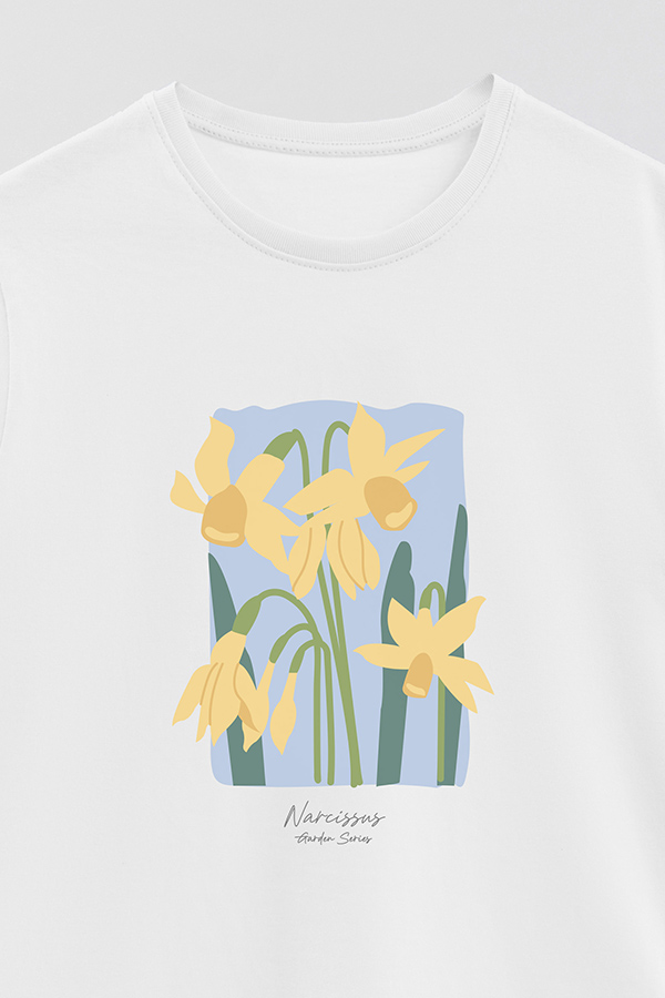 REMERA BASICA ESTAMPADA GARDEN NARCISSUS