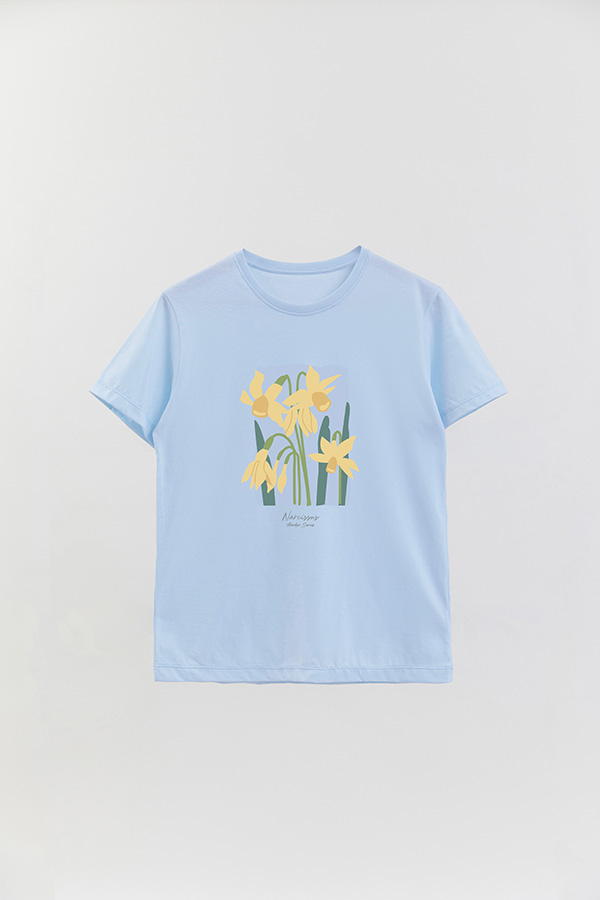 REMERA BASICA ESTAMPADA GARDEN NARCISSUS