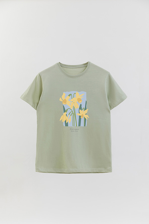 REMERA BASICA ESTAMPADA GARDEN NARCISSUS
