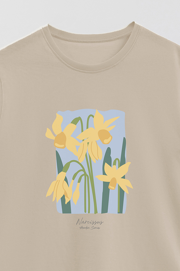 REMERA BASICA ESTAMPADA GARDEN NARCISSUS