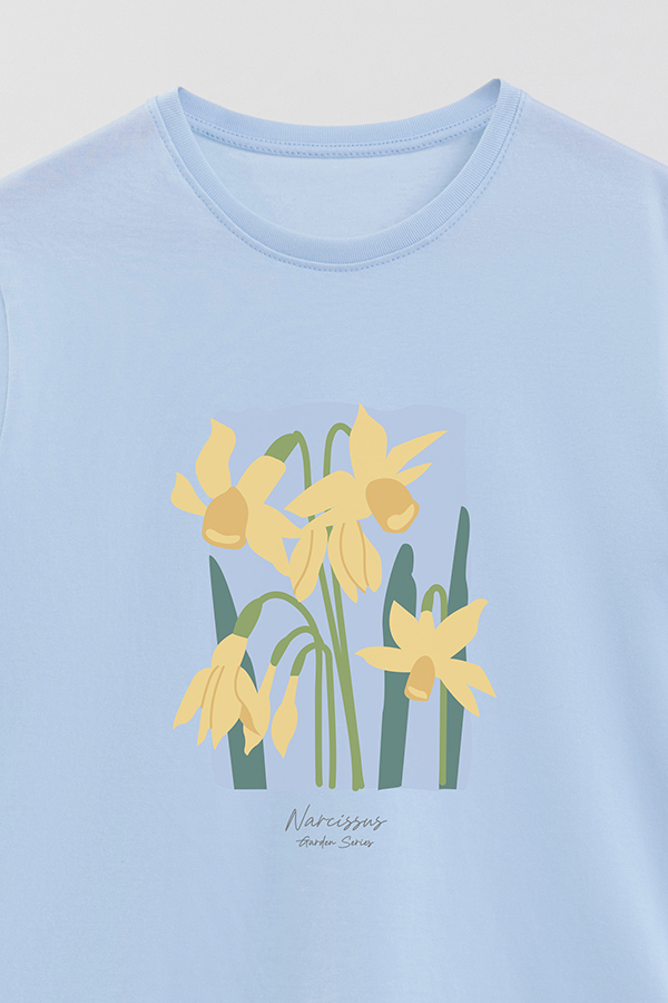 REMERA BASICA ESTAMPADA GARDEN NARCISSUS
