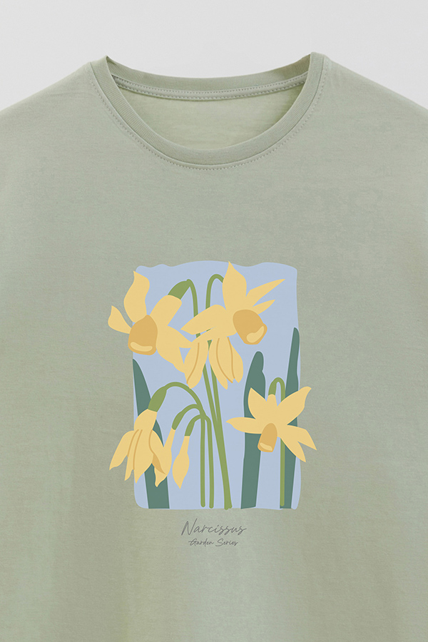 REMERA BASICA ESTAMPADA GARDEN NARCISSUS