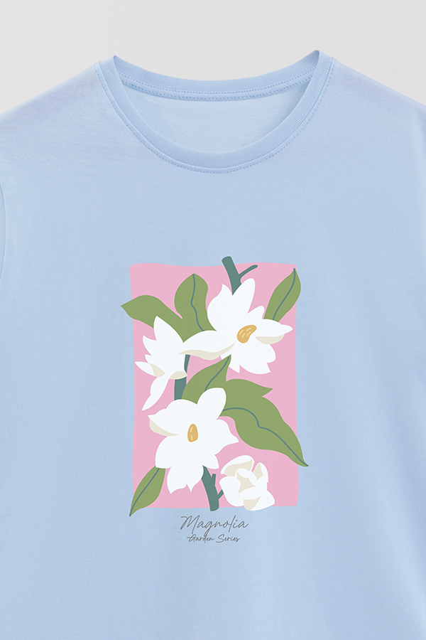 REMERA BASICA ESTAMPADA GARDEN MAGNOLIA